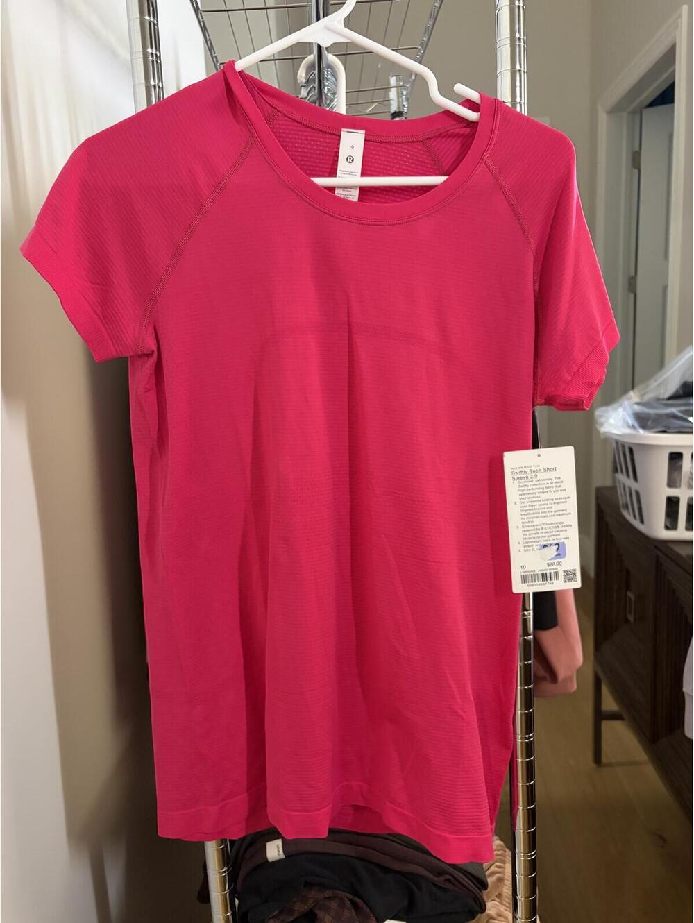 NWT Lululemon Swiftly Tech Short Sleeve 2.0 size 10